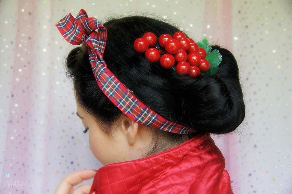 vintage hairstyles 1940 christmas updo