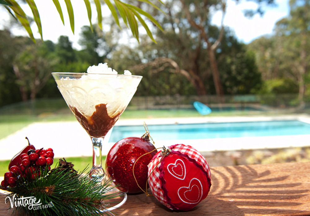 A Christmas Cocktail Recipe – The Ginger Swinger